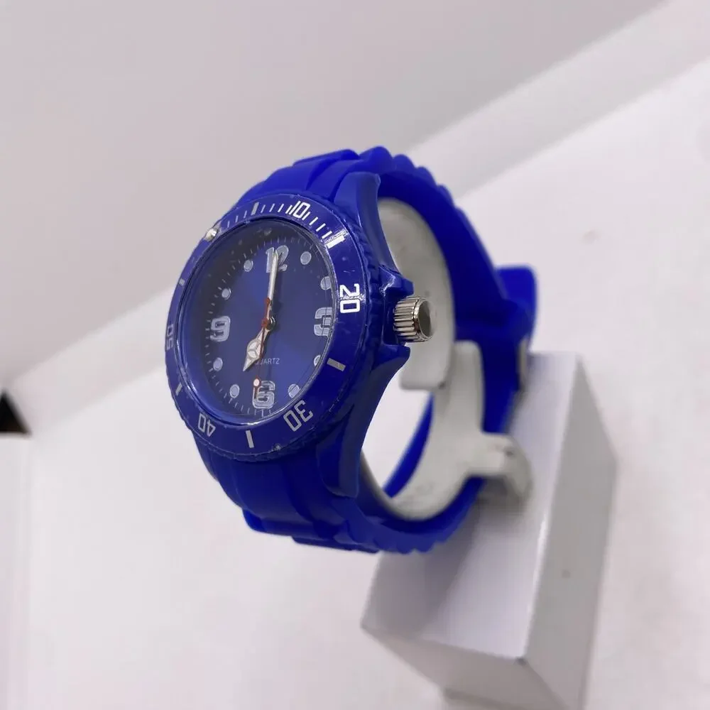Unisex Rubber Rotating Bezel Dive Style Watch Works New Battery